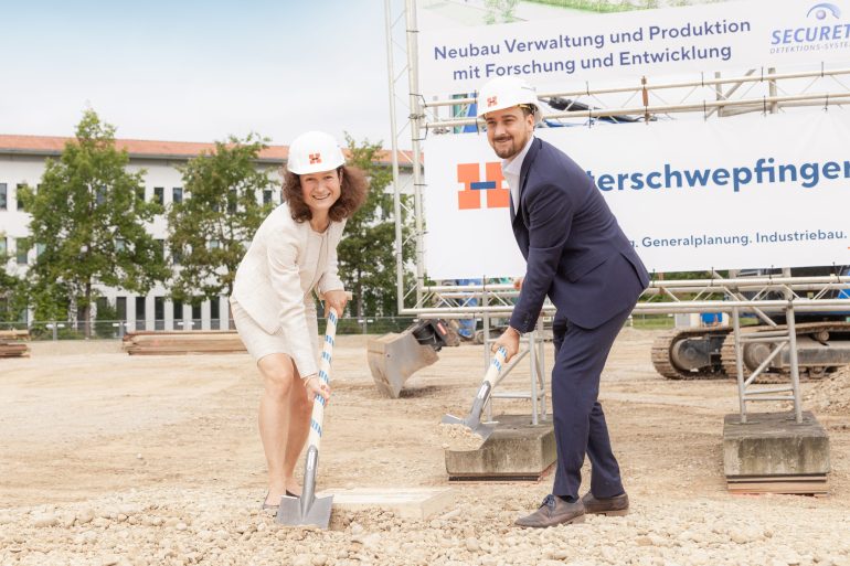 Pressemitteilung: Weltweit gefragter Mittelständler bekennt sich zum Standort Bayern