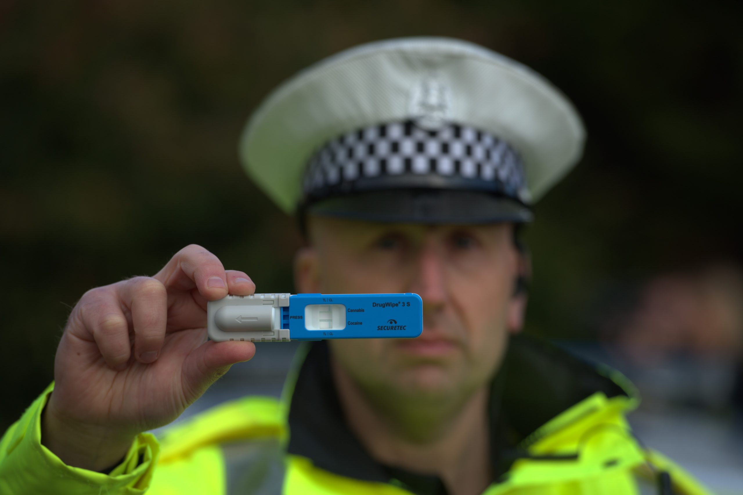 Police UK DrugWipe Marketing Picture_c_Dtec international