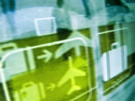 Drogennachweis_bei_der_Drogenfahndung_Flughafen Flughafenschilder