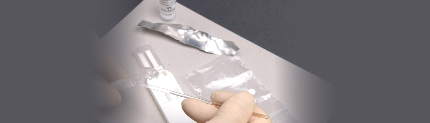 drugid-3-1 Test mit Zubehör in der Nahaufnahme